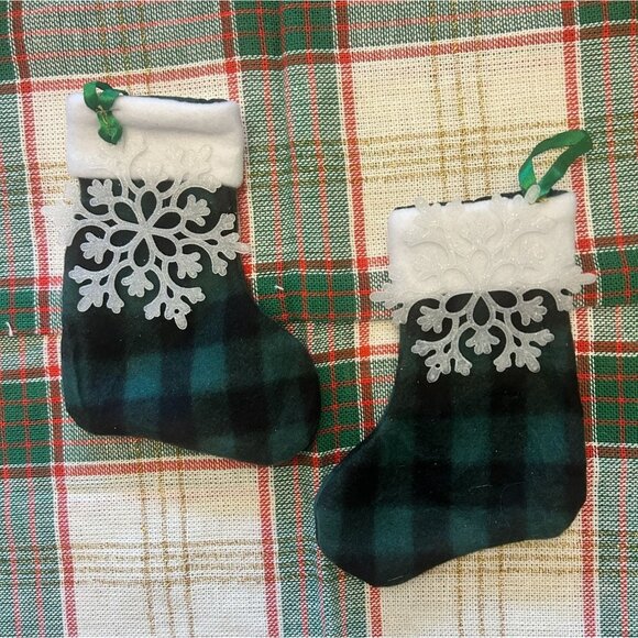 Mini Fleece Green Plaid Christmas Stockings Glittered Snowflake Ornament Gift Ca - Picture 2 of 5